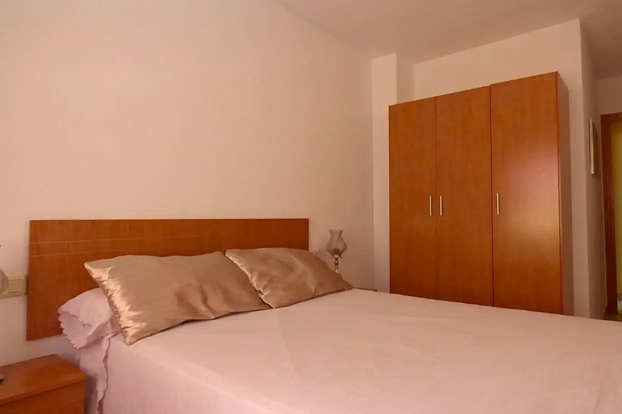 Dormitori de Pis en venda en Benidorm amb Terrassa, Piscina i Moblat