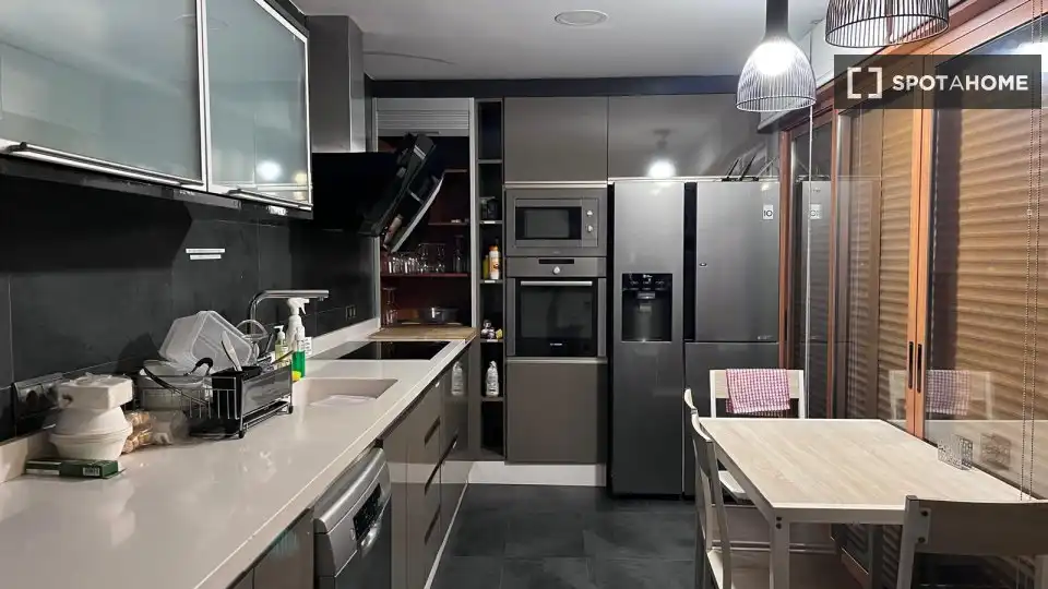 Küche von Wohnung zur Miete in Valencia mit Klimaanlage, Heizung und Möbliert