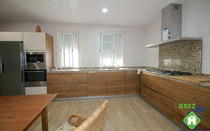 Kitchen of Flat to rent in Jerez de la Frontera  with Air Conditioner and Terrace