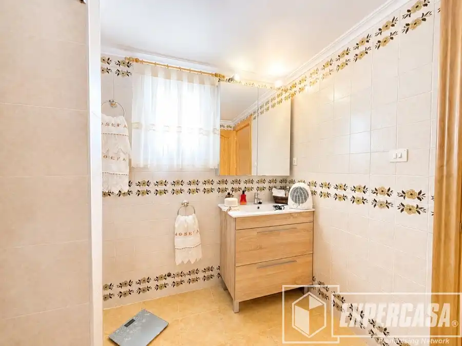Baño de Piso en venta en Llíria con Aire acondicionado