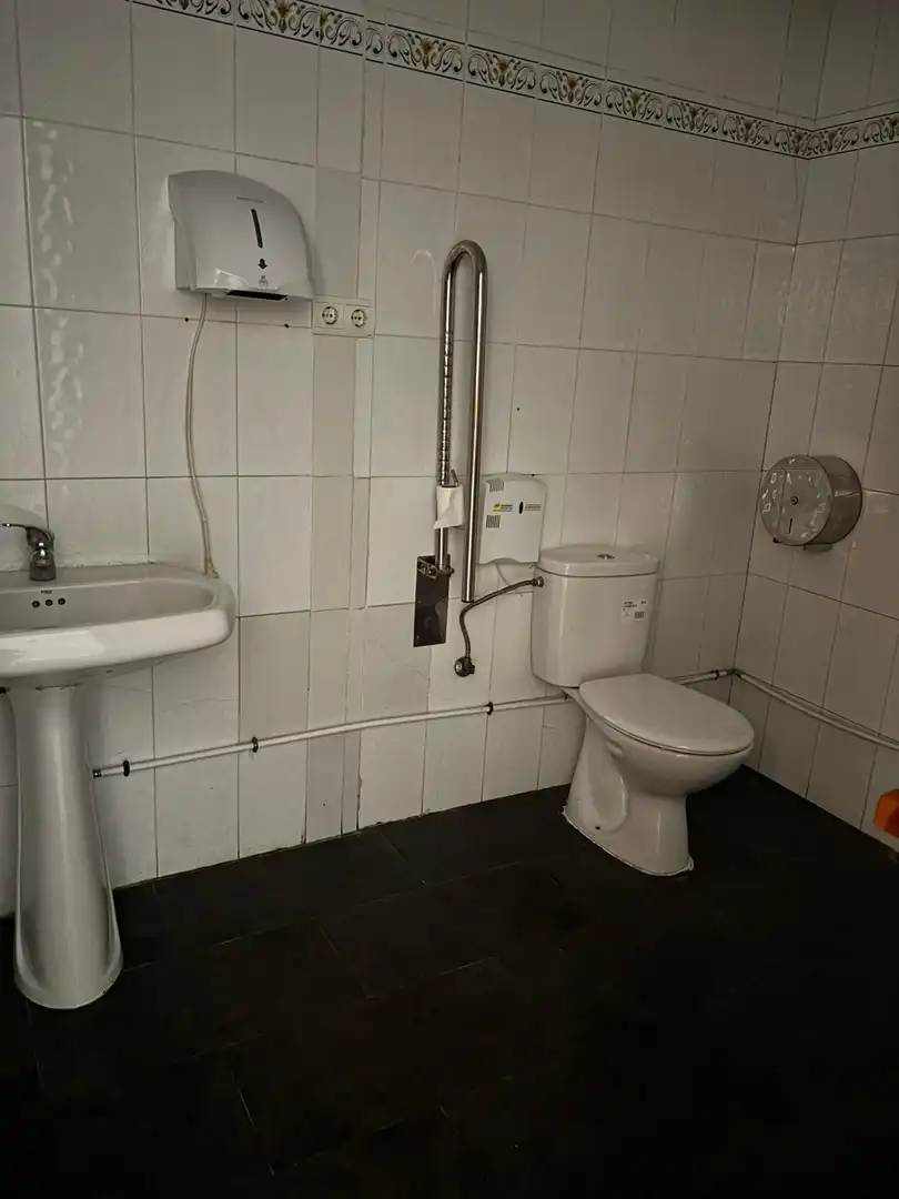 Baño de Local de alquiler en Busot con Aire acondicionado y Amueblado
