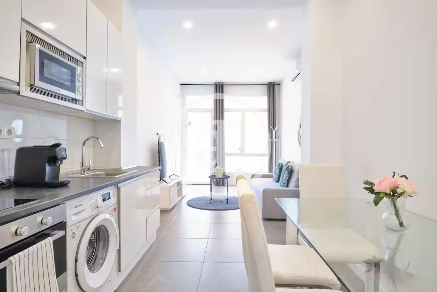 Außenansicht von Wohnung zur Miete in Madrid mit Klimaanlage, Heizung und Möbliert