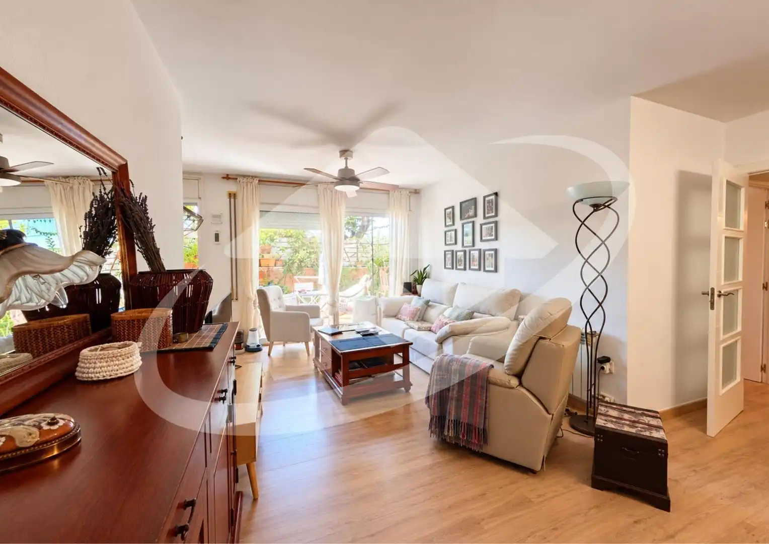 Sala d'estar de Planta baixa en venda en Can Llobateres - Can Pallars
