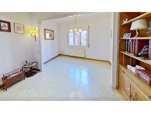 Piso en Venta en Torrent de l´Olla en Vila de Gràcia