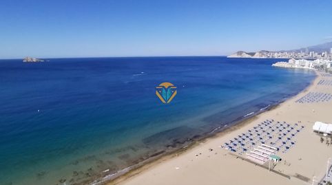 PISO EN 1ª LINEA DE PLAYA DE LEVANTE CON PARKING Y PISCINA!!!