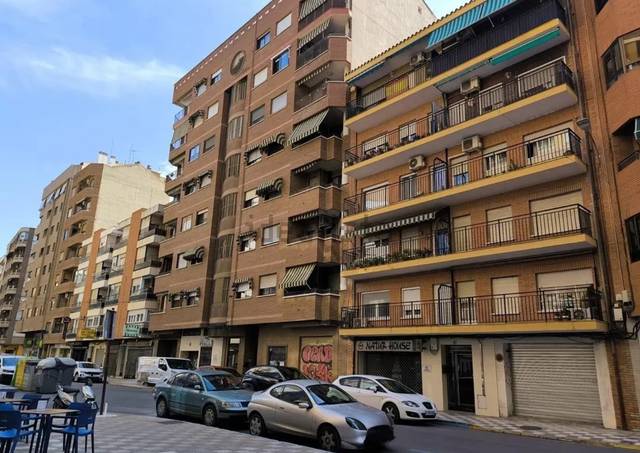 Piso en Venta en Calle Baños, 36 en Feria
