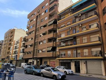 Piso con ascensor en venta en Calle Baños 36