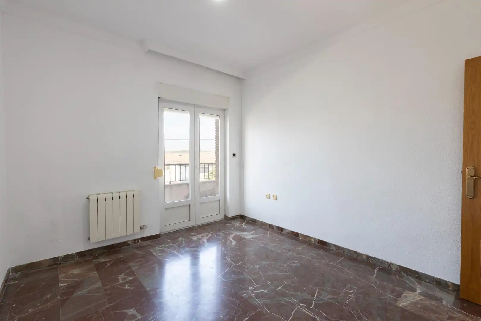 Habitación de Casa o chalet en venta en Las Gabias con Calefacción, Trastero y Balcón