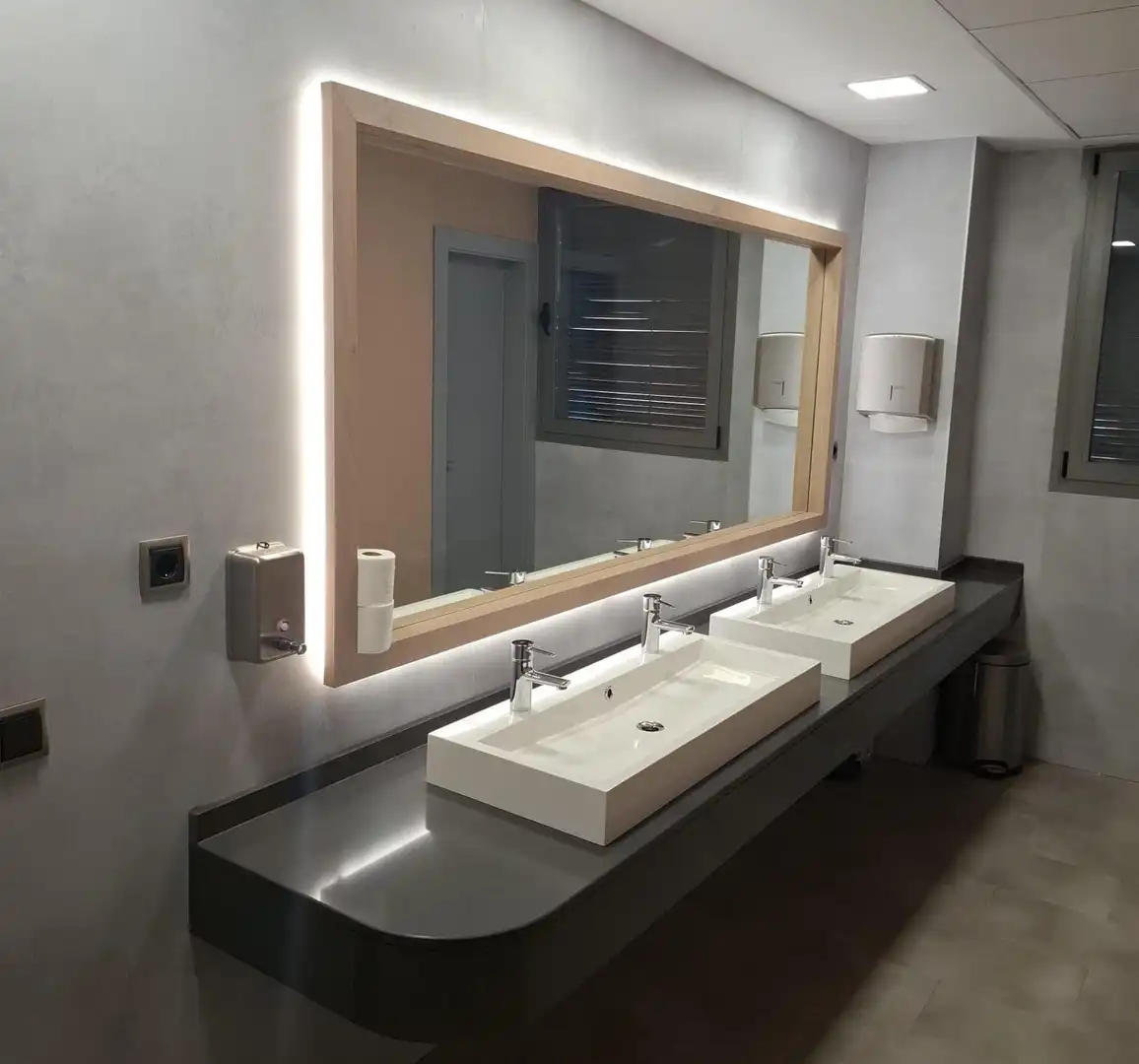 Badezimmer von Gebäude zur Miete in Madrid