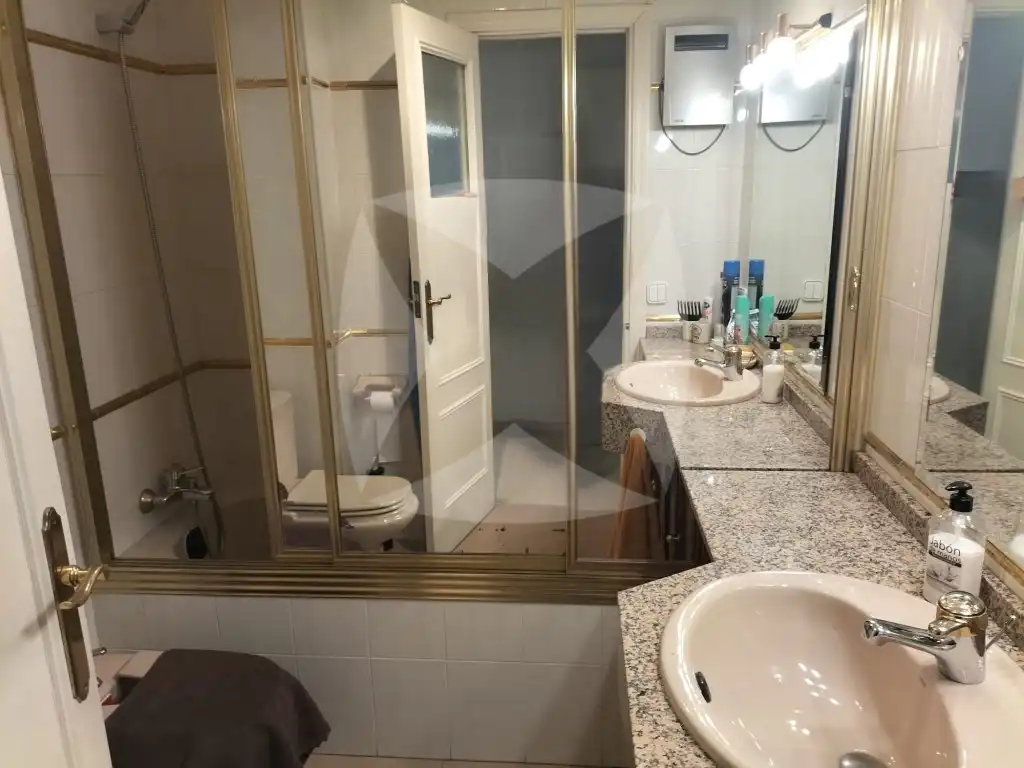 Bany de Pis en venda en Badajoz amb Aire condicionat, Calefacció i Terrassa