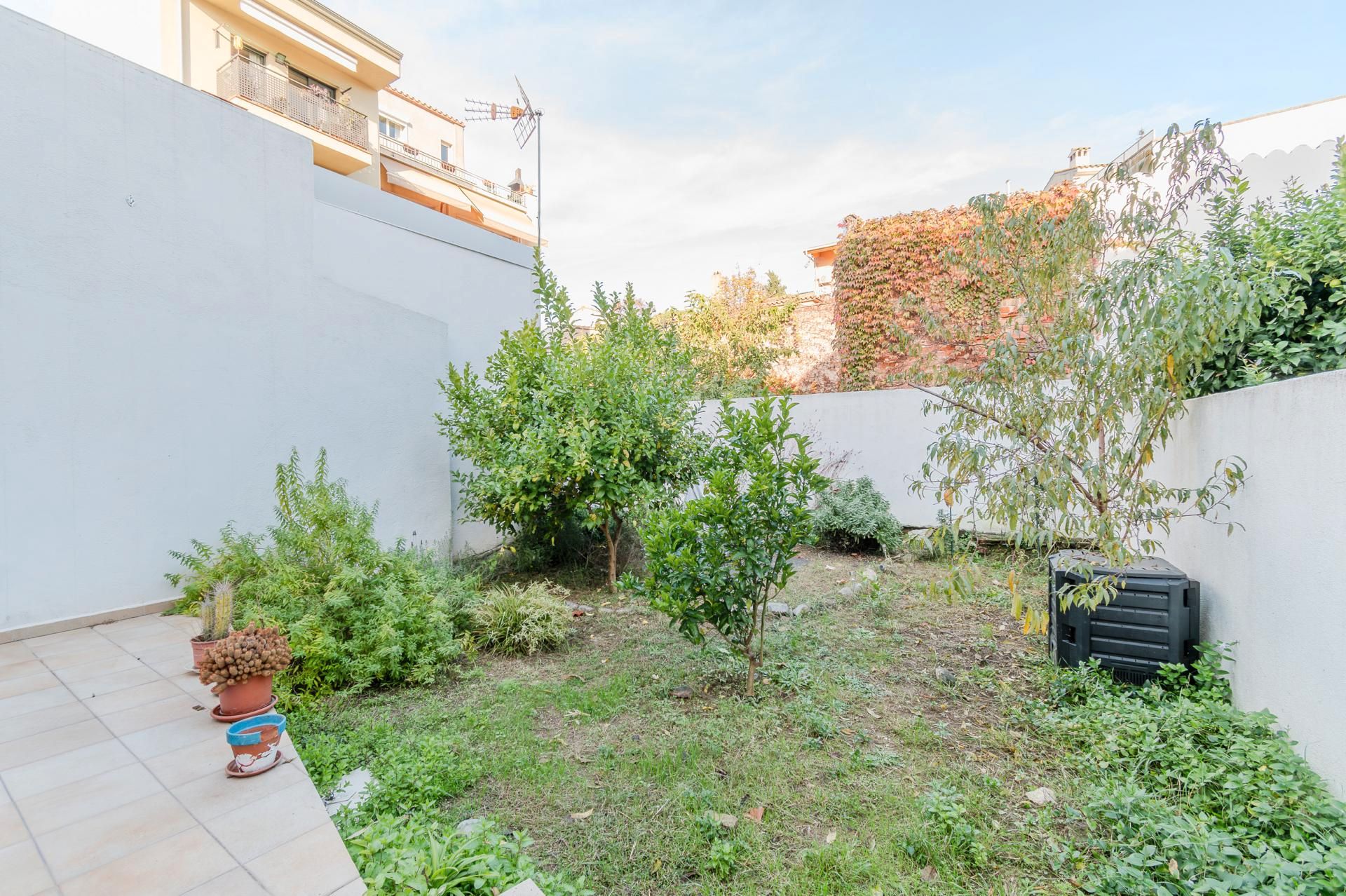 Garden of Flat for sale in Girona Capital  with Air Conditioner, Heating and Private garden