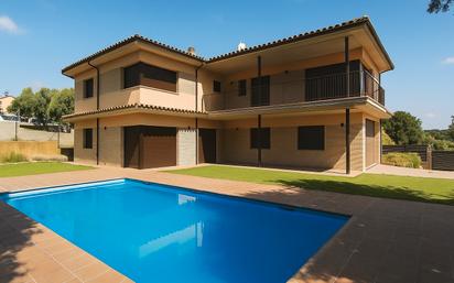 Piscina de Casa o xalet en venda en Vilobí d'Onyar amb Aire condicionat, Calefacció i Jardí privat