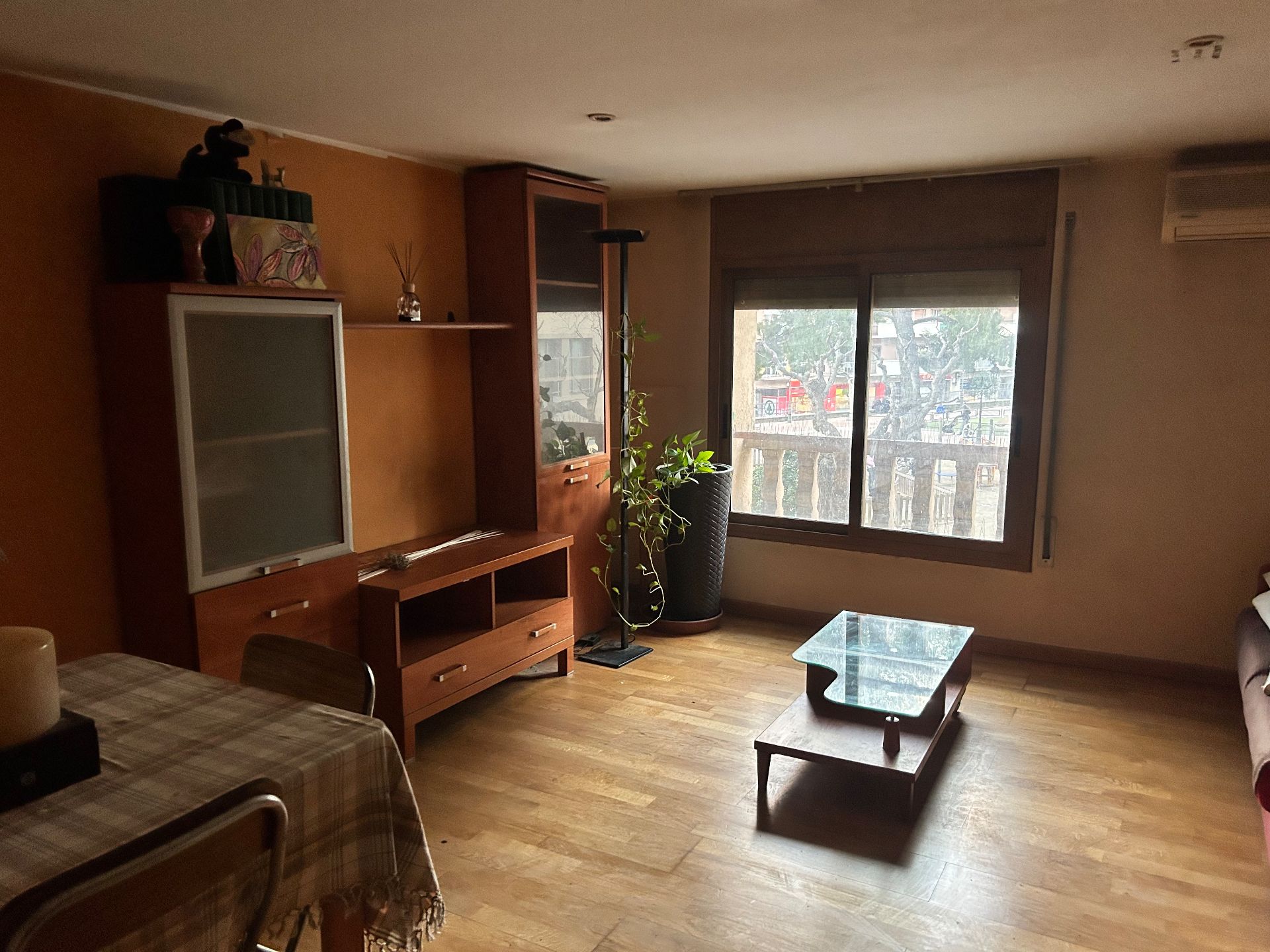 Living room of Flat for sale in Valls  with Air Conditioner, Heating and Parquet flooring