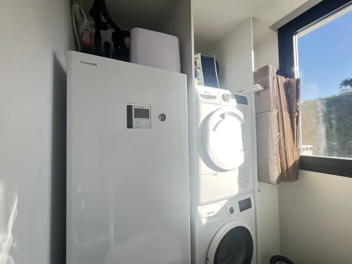 Dormitori de Dúplex en venda en Estepona amb Aire condicionat, Terrassa i Traster