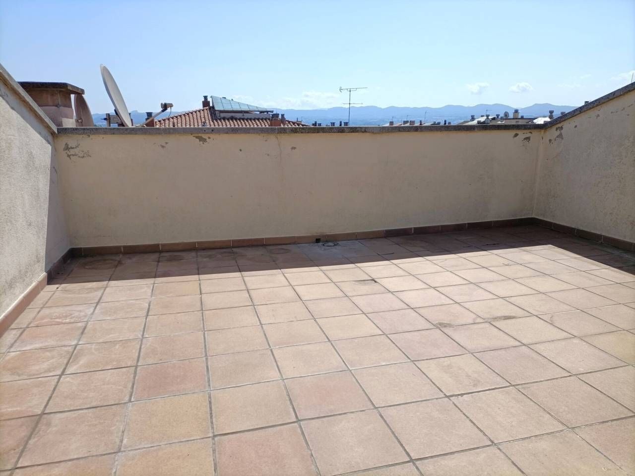 Terrassa de Dúplex de lloguer en Vic amb Calefacció, Terrassa i Traster