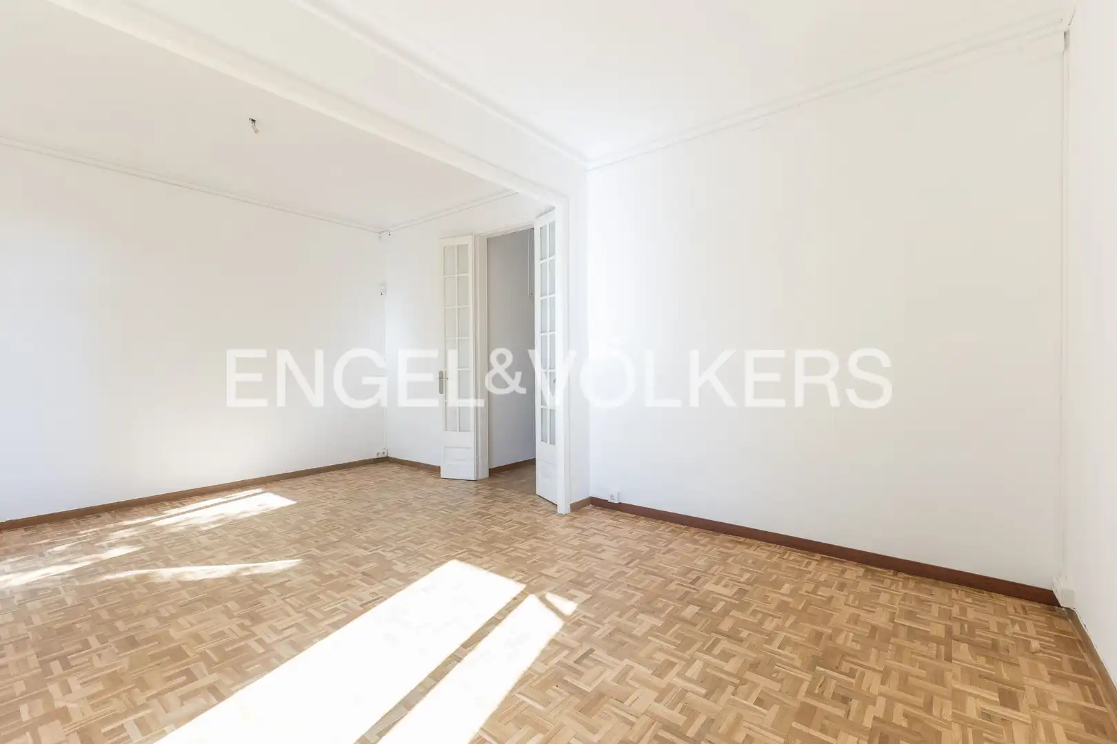 Sala d'estar de Pis en venda en Barcelona amb Calefacció, Parquet i Balcó