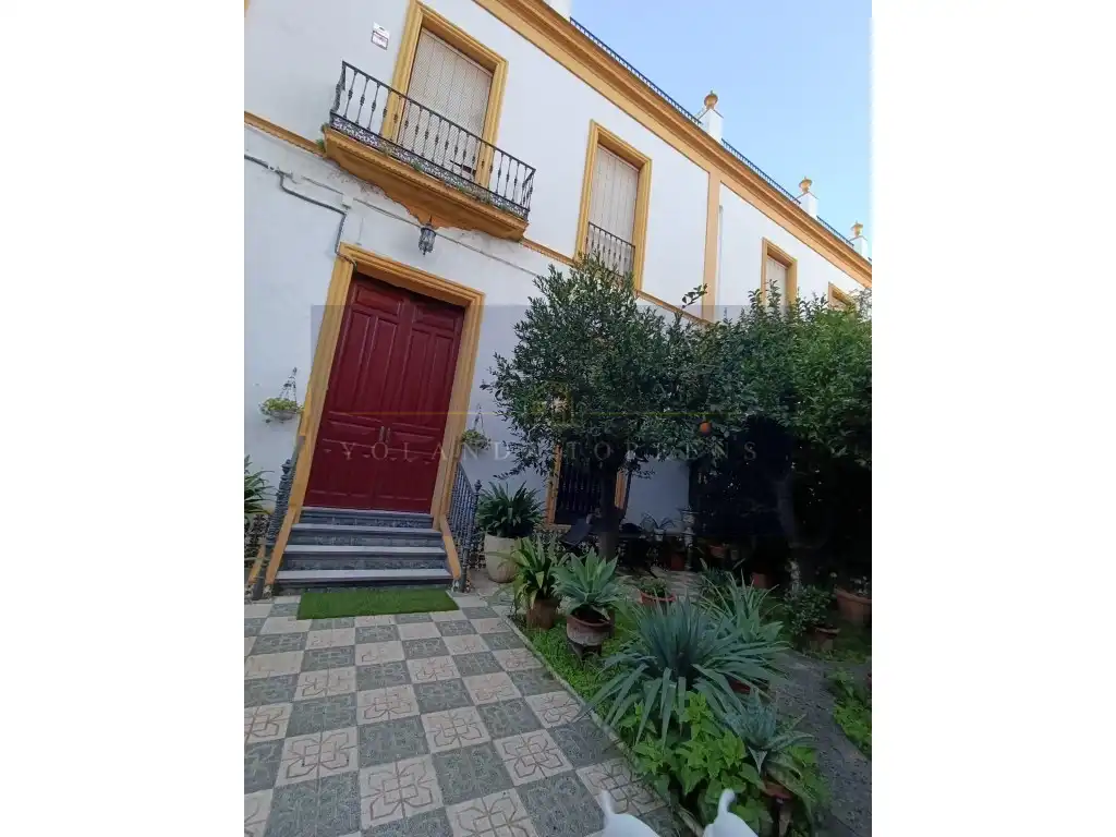 Vista exterior de Casa o xalet en venda en Alcalá de Guadaira