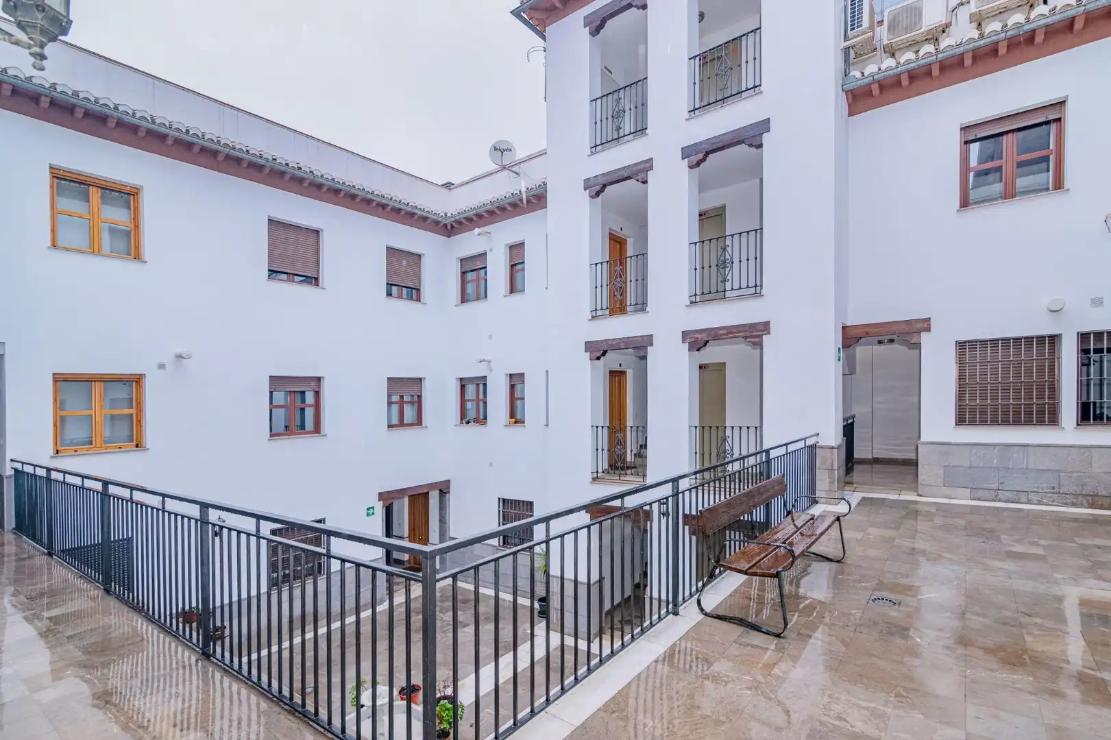 Außenansicht von Maisonette zum Verkauf in  Granada Capital mit Klimaanlage, Heizung und Möbliert