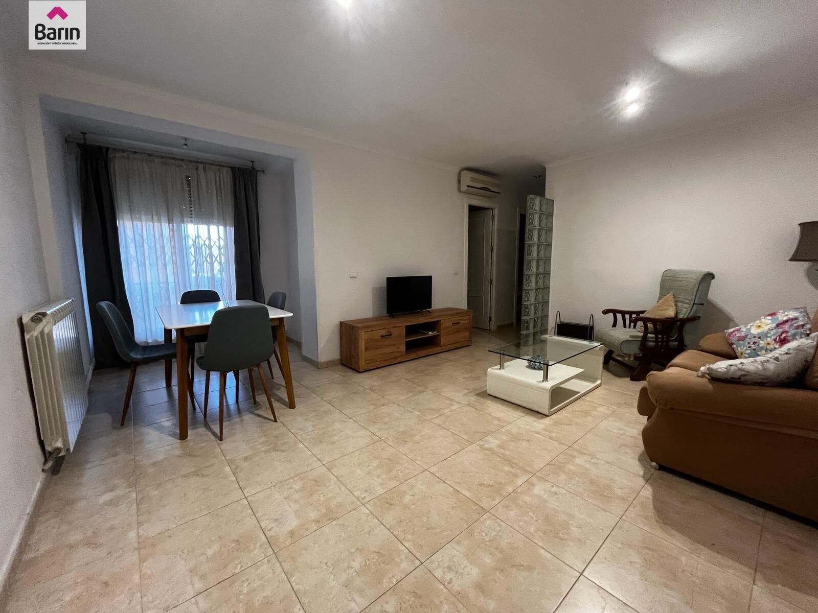 Sala d'estar de Pis de lloguer en  Córdoba Capital amb Aire condicionat, Calefacció i Terrassa