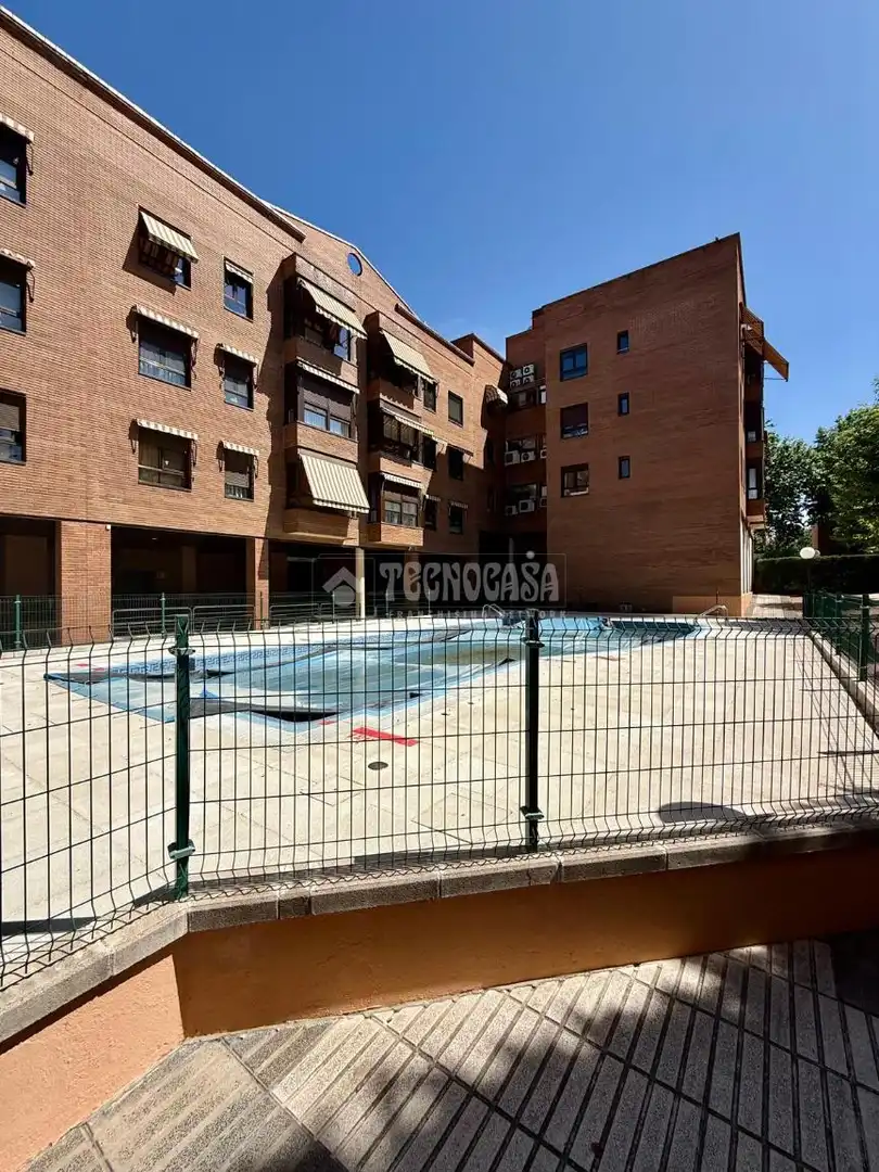 Außenansicht von Wohnung zum Verkauf in Madrid mit Heizung