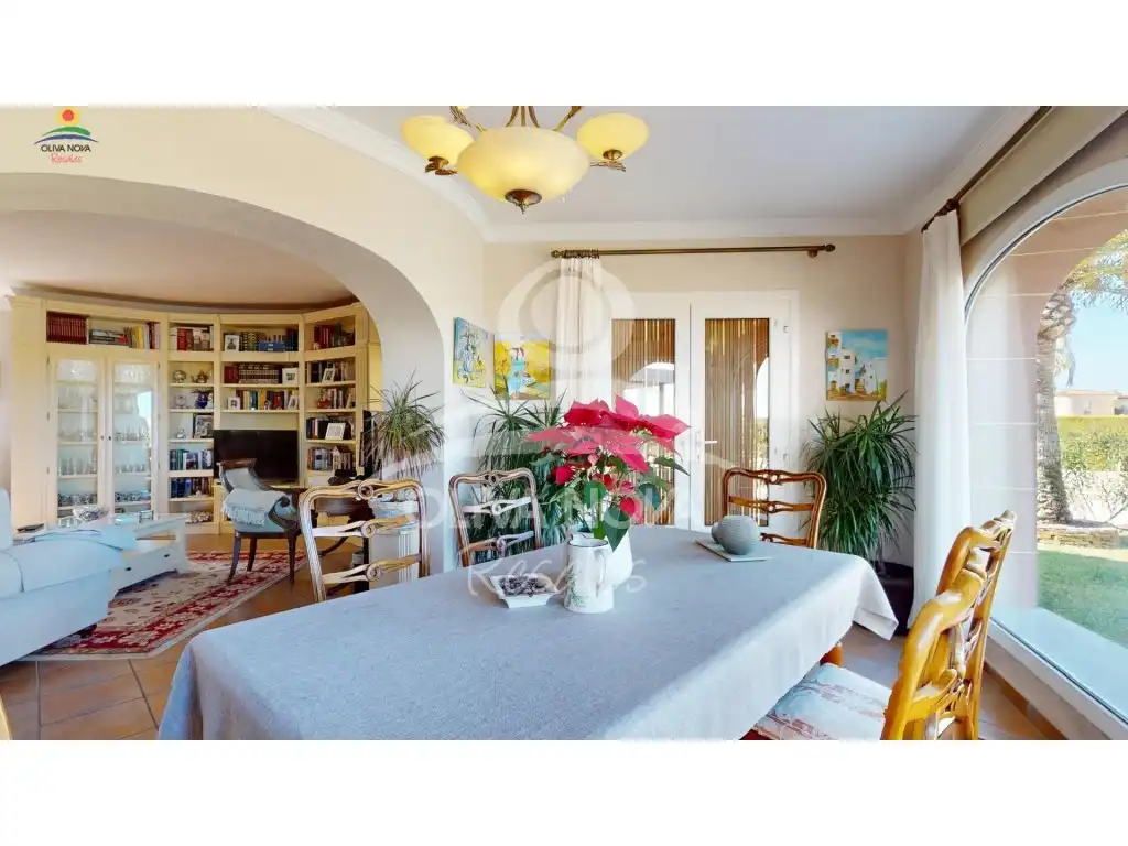 Comedor de Casa o chalet en venta en Oliva con Jardín privado
