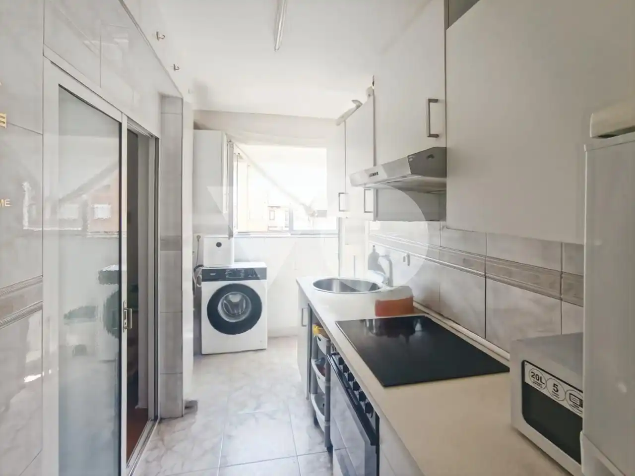 Cuina de Pis en venda en Madrid amb Calefacció, Parquet i Terrassa