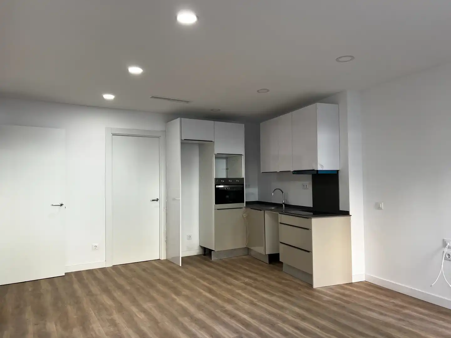 Kitchen of Ground floor for sale in Badalona  with Parquet flooring, Oven and Alarm