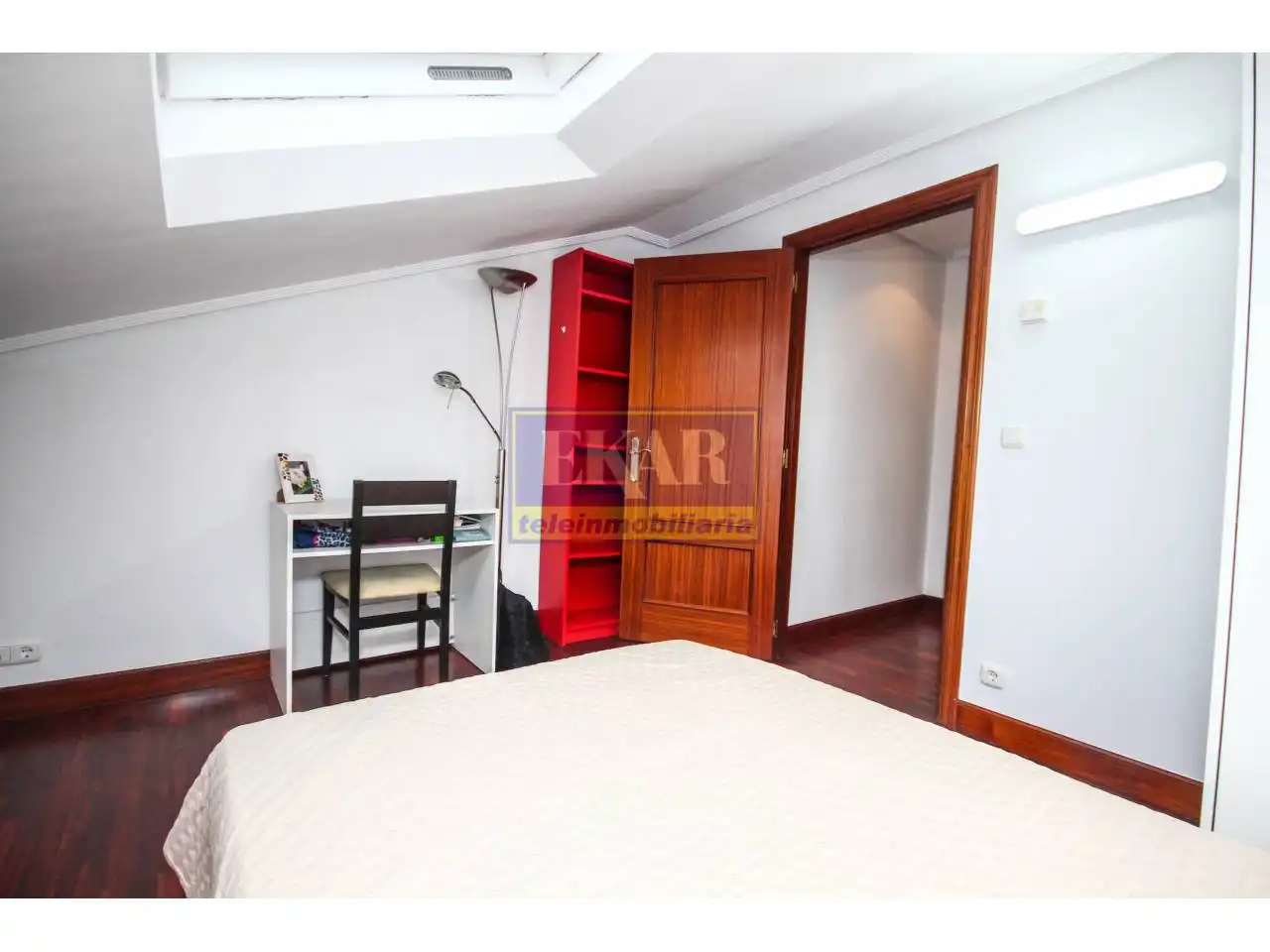 Habitación de Dúplex en venta en Irun  con Calefacción y Balcón