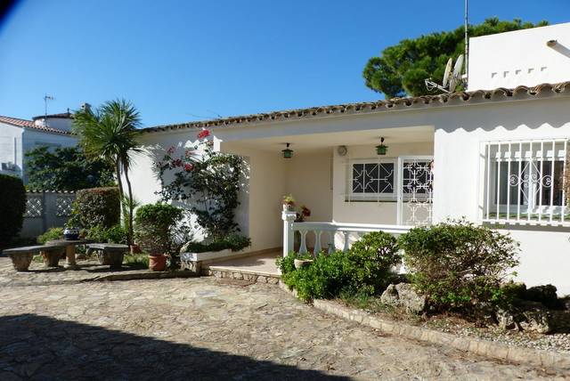Casa-chalet en Venta en Requesens