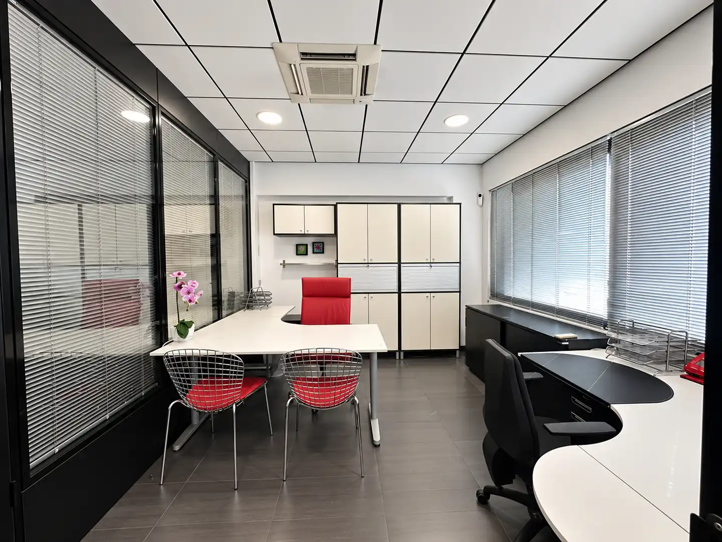 Business premises for sale in Calle Módena 36, imagen 25