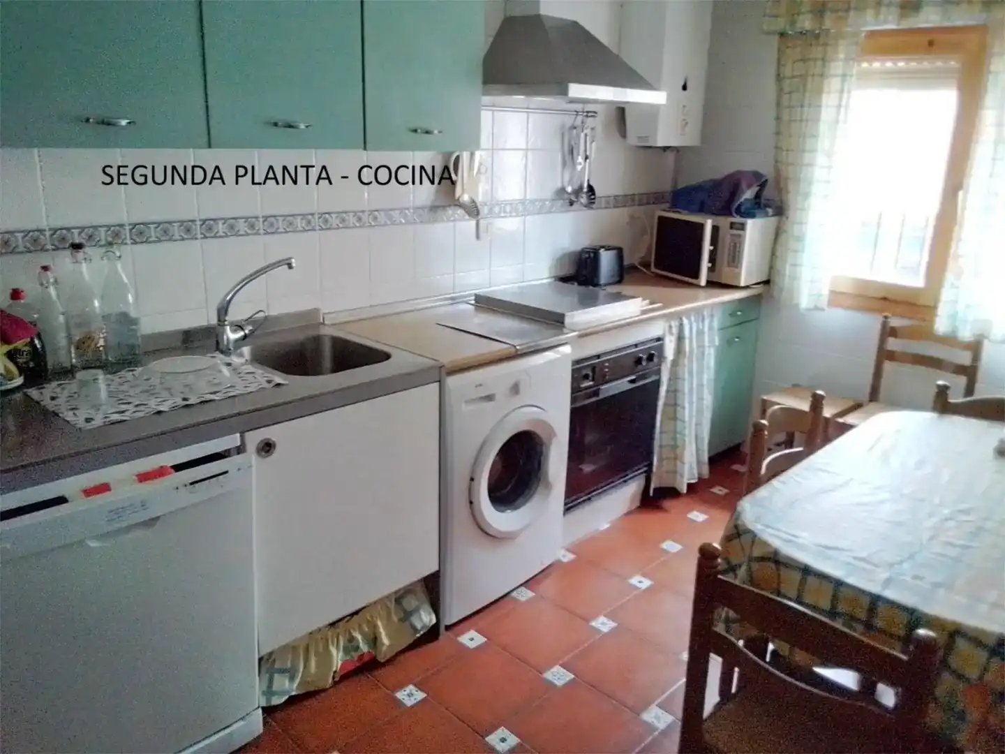 Cuina de Casa adosada en venda en Carenas amb Aire condicionat, Moblat i Balcó