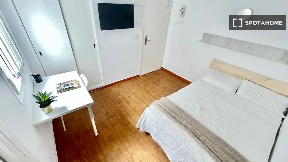 Bedroom of Flat for rent in Santiponce  with Air Conditioner, Heating and Furnished
