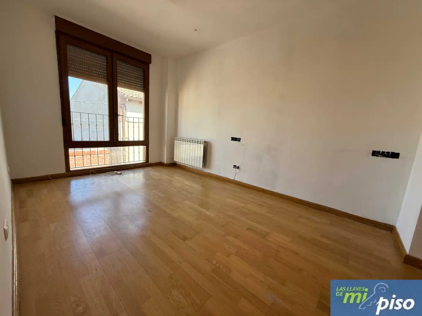 Sala d'estar de Casa adosada en venda en Corcos amb Calefacció, Jardí privat i Parquet