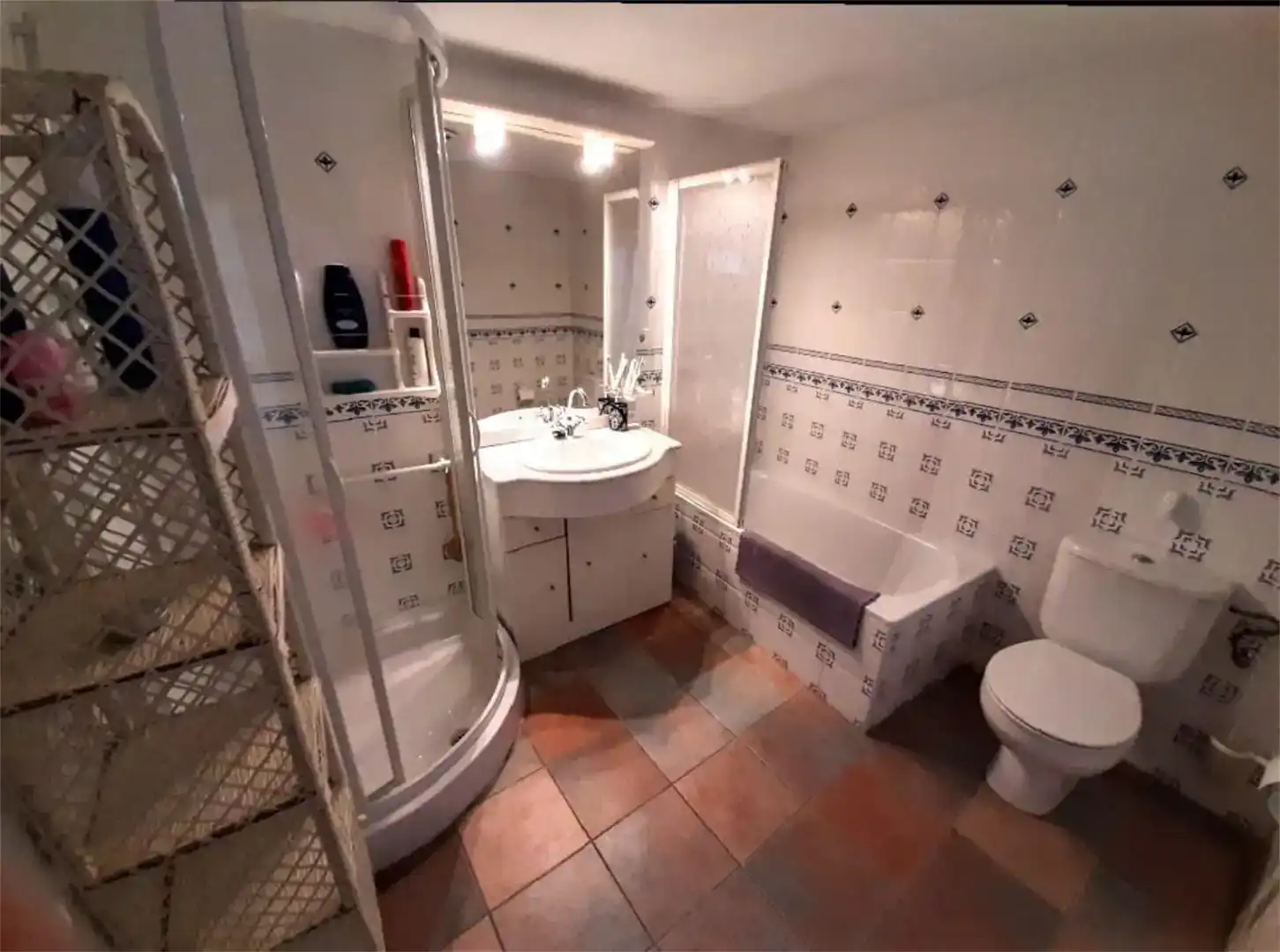 Baño de Planta baja en venta en Valverde del Fresno con Aire acondicionado, Trastero y Amueblado