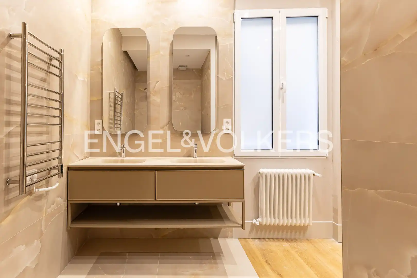 Badezimmer von Wohnung zum Verkauf in Madrid mit Klimaanlage, Heizung und Balkon