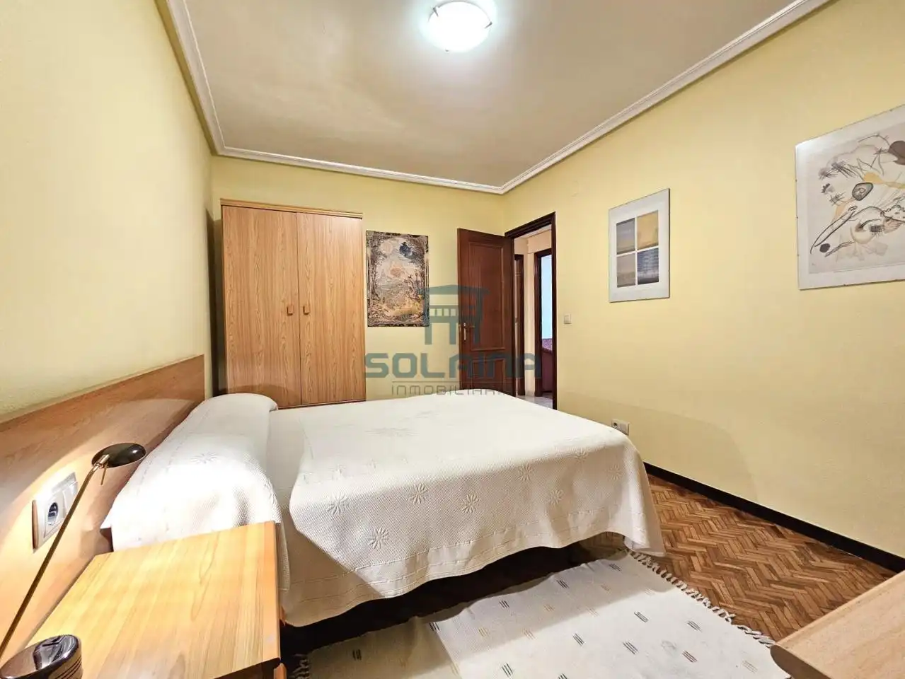 Habitación de Piso en venta en Ourense Capital  con Calefacción, Trastero y Amueblado