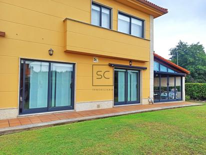 Vista exterior de Casa adosada en venda en Ferrol amb Terrassa