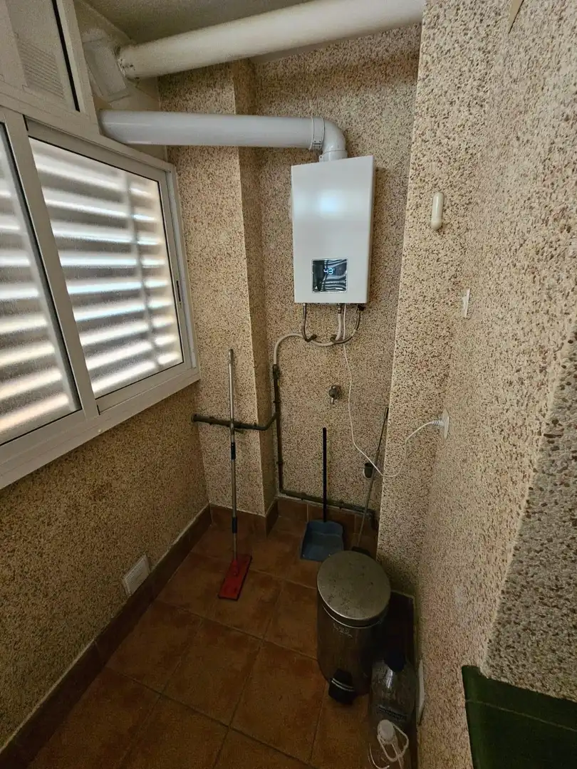 Baño de Casa o chalet de alquiler en Alicante / Alacant con Aire acondicionado, Calefacción y Jardín privado