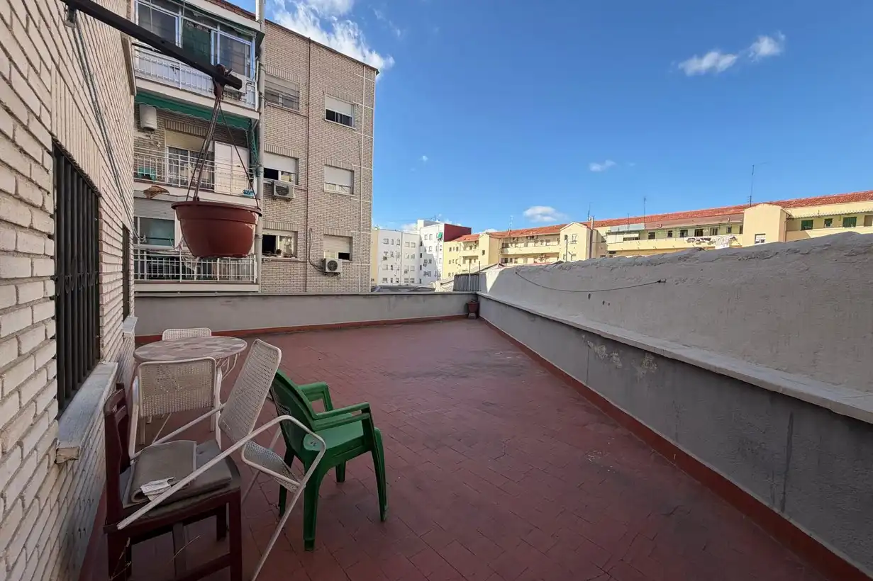 Terrassa de Pis en venda en Madrid amb Calefacció, Terrassa i Forn