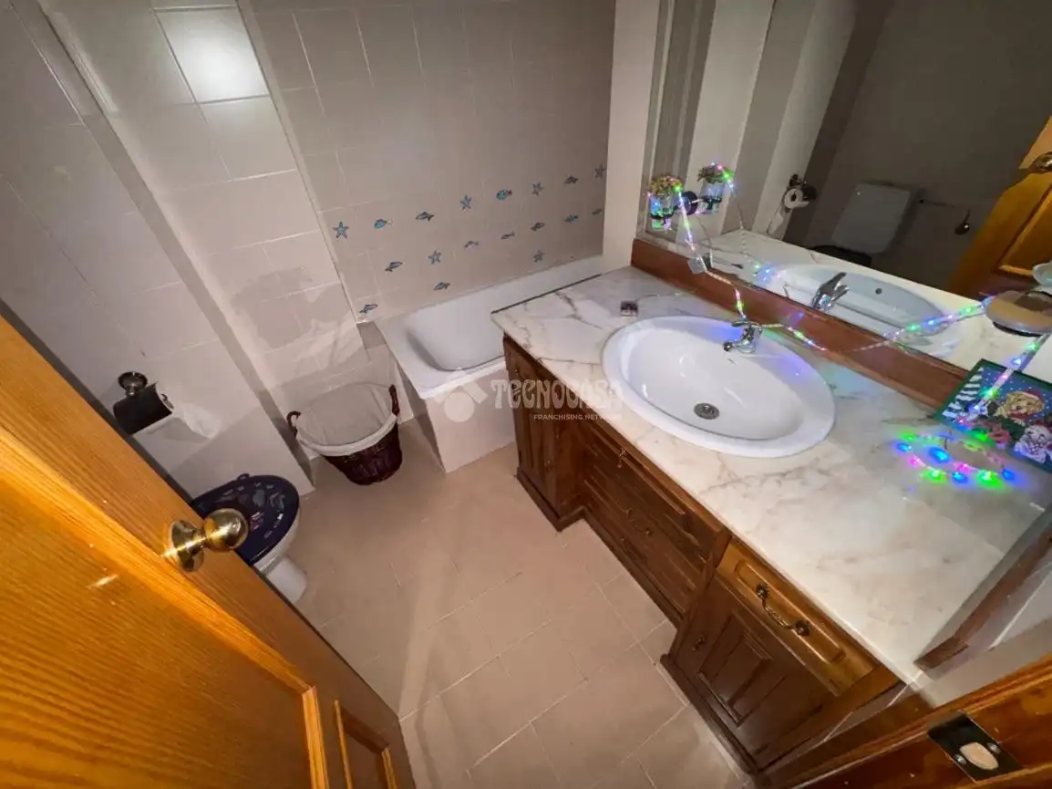 Bathroom of Flat for sale in Guadalajara  with Terrace and Home automation