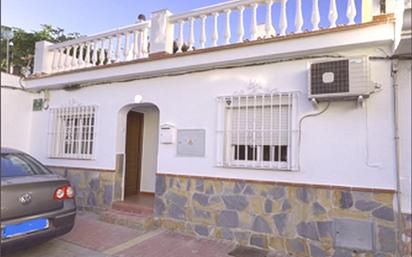 Exterior view of House or chalet for sale in Fuengirola  with Air Conditioner, Heating and Terrace