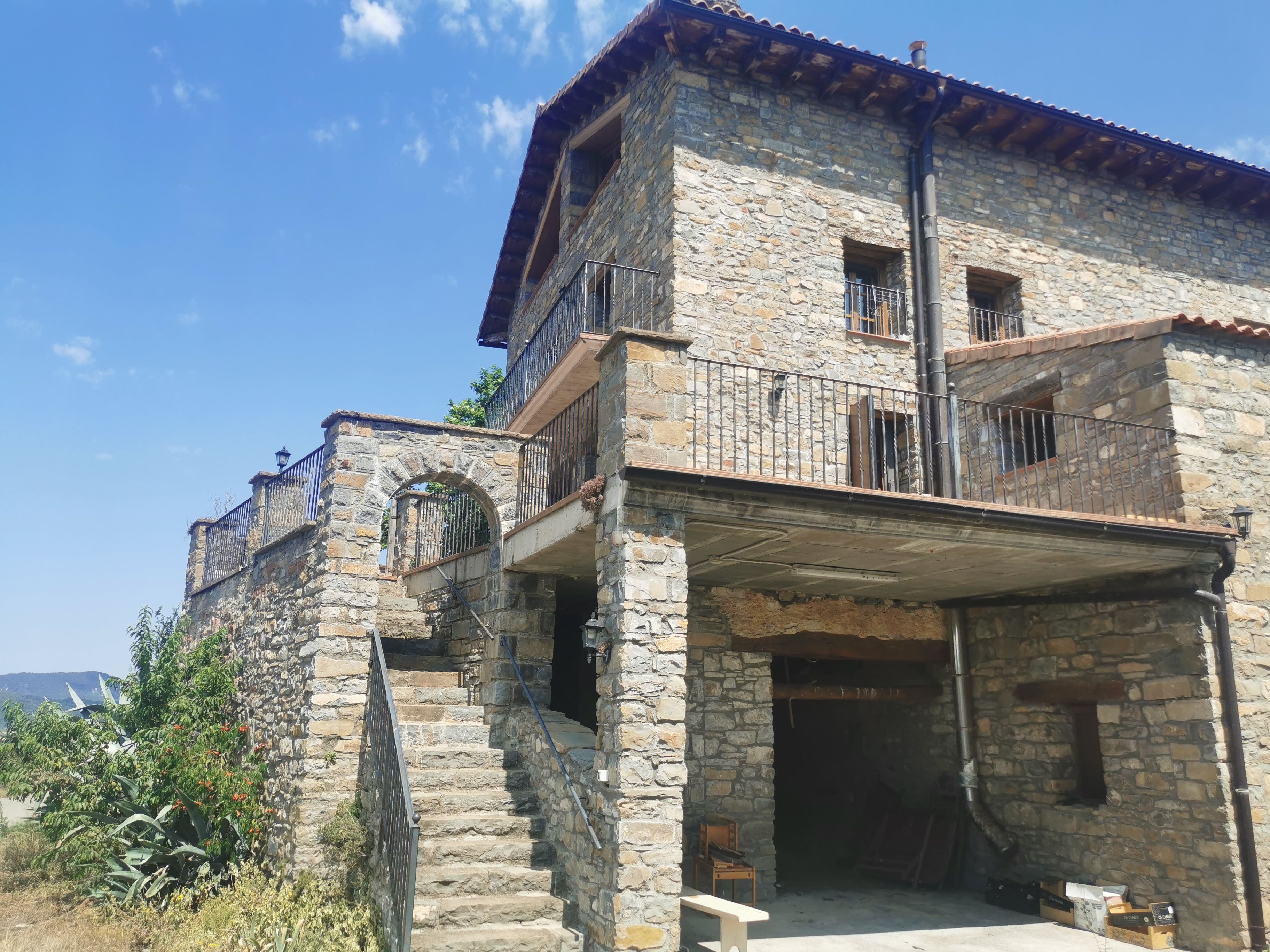 Vista exterior de Casa o xalet en venda en La Fueva amb Calefacció i Parquet
