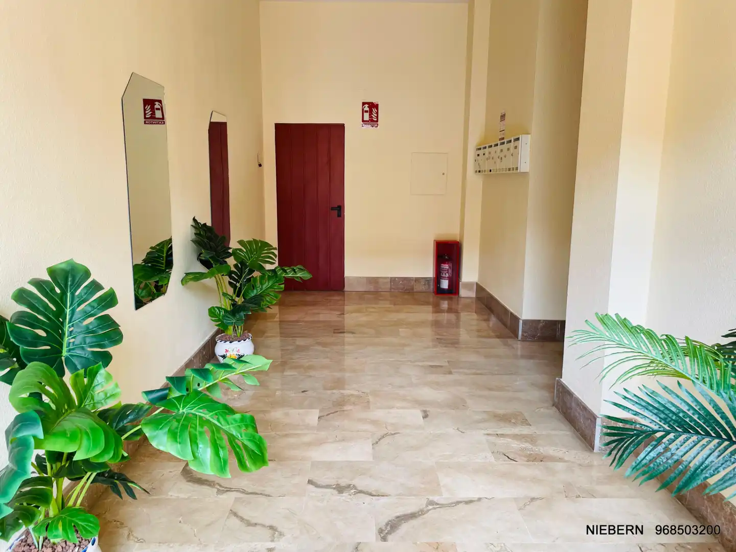 Flat with terrace to rent in Avenida de Venecia, imagen 7