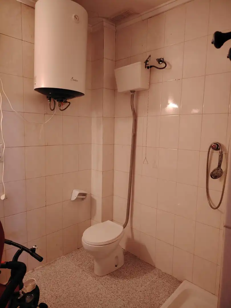 Badezimmer von Fabrikhallen zur Miete in Casinos