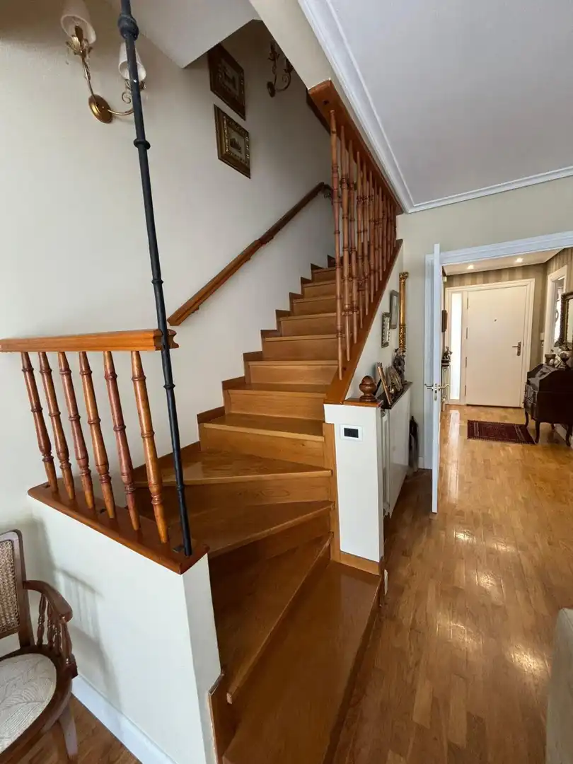 Ático en venta en Villamediana de Iregua con Jardín privado, Parquet y Piscina