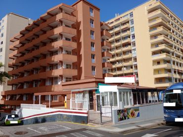 Pis amb balcó en venda a Avenida Aguilar y Quesada 3