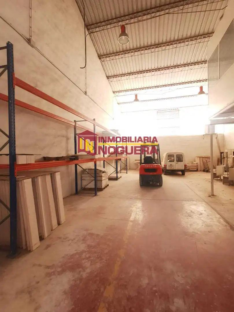 Nau industrial en venda en Écija