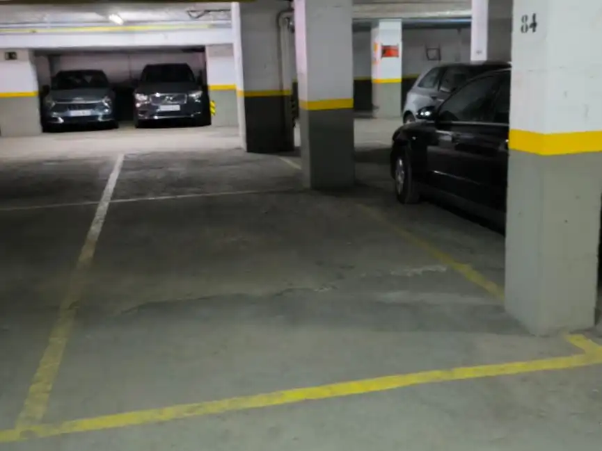 Parkplatz von Garage zur Miete in Sevilla