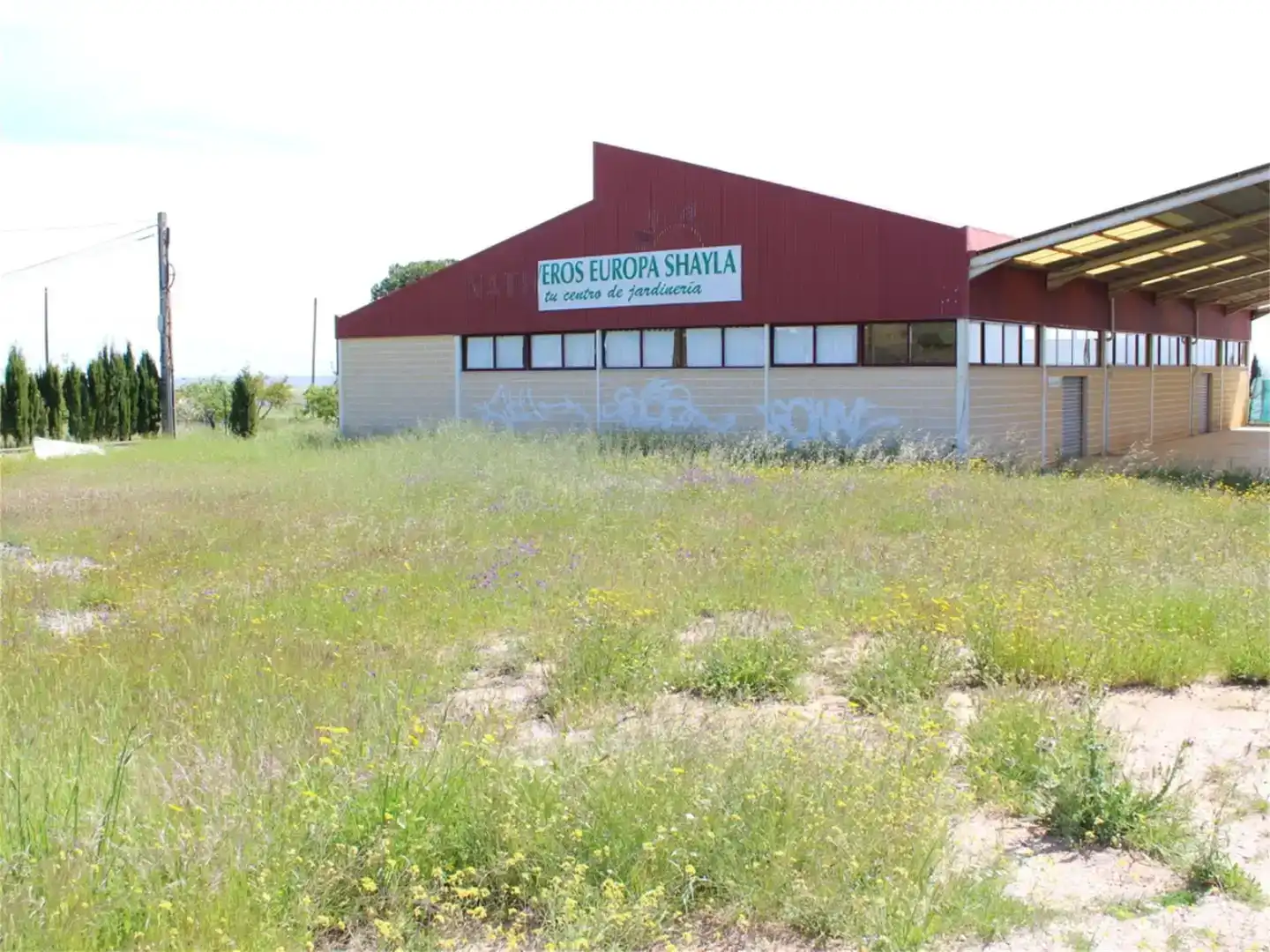Vista exterior de Nau industrial en venda en Cáceres