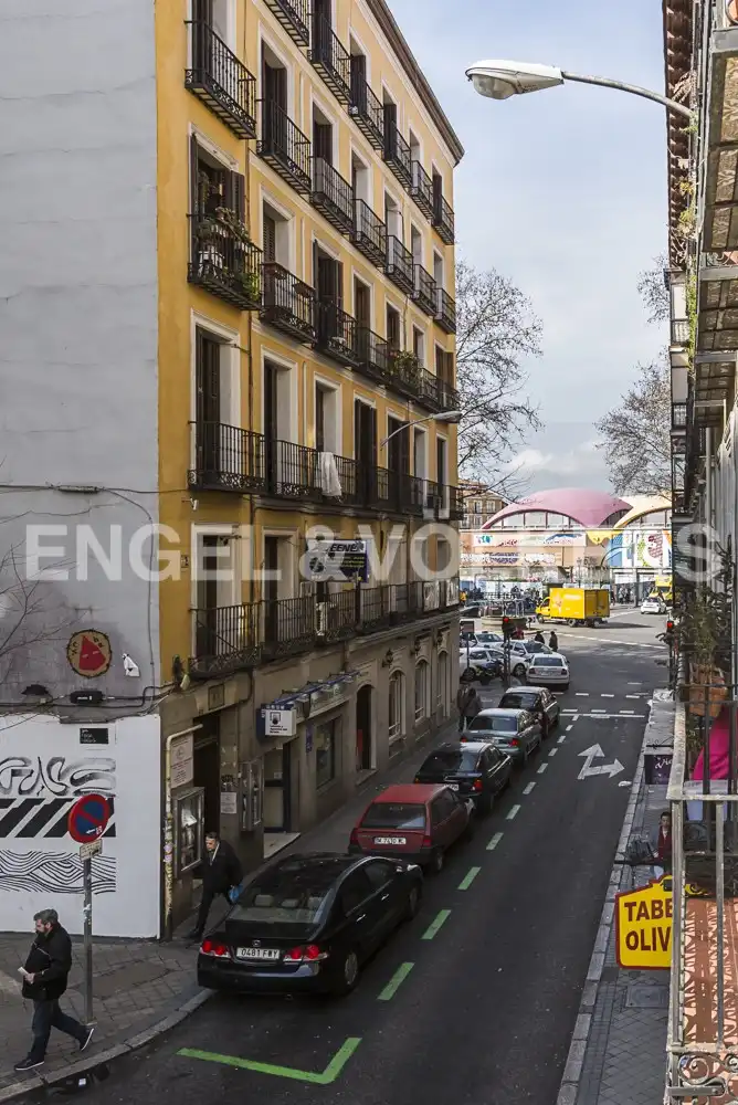 Vista exterior de Pis en venda en Madrid amb Calefacció